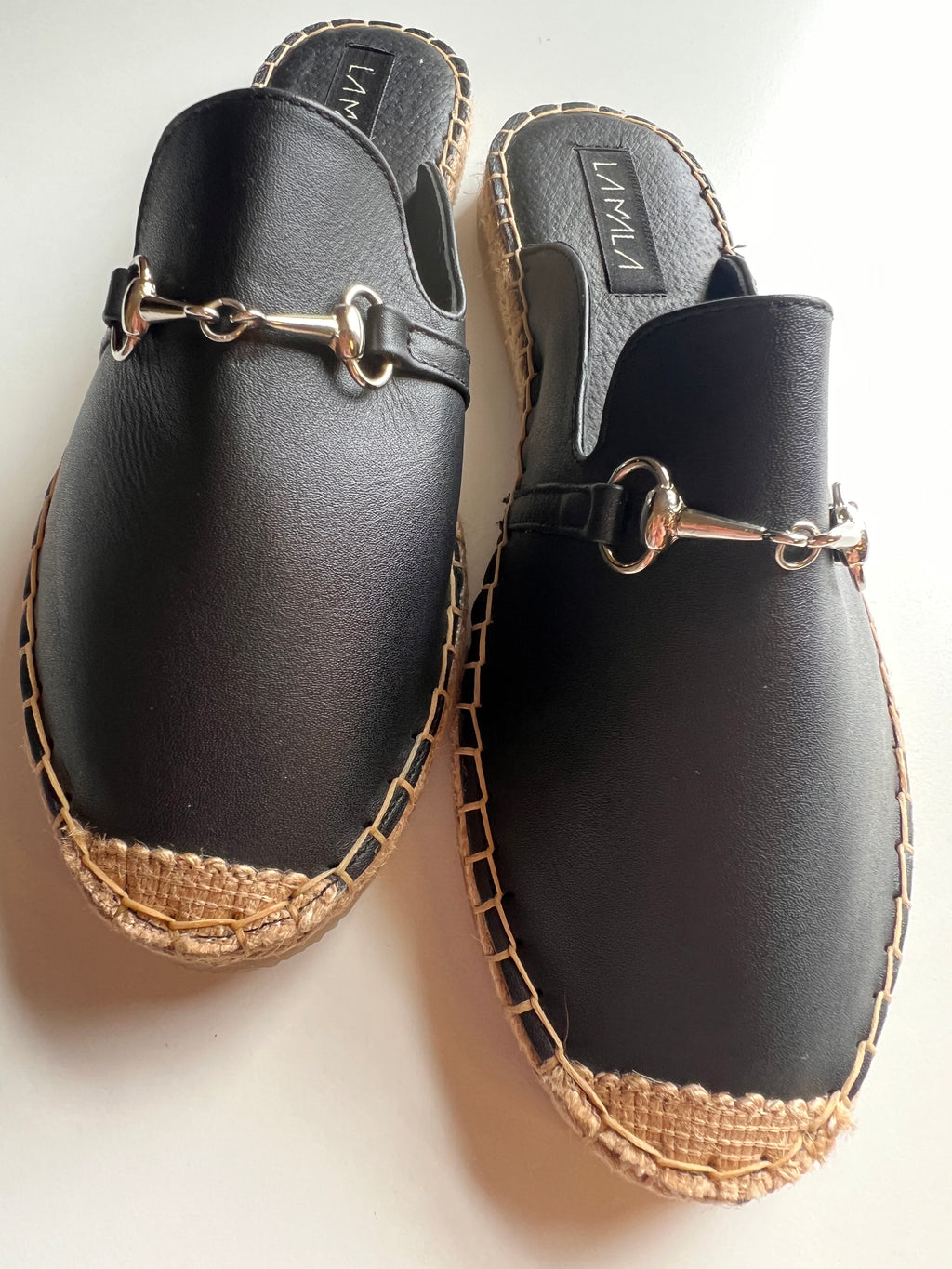 LUCIA MULES
